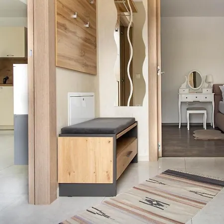 Juric - Free Covered Parking Apartman Pula