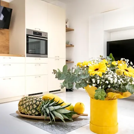 Juric - Free Covered Parking Pula