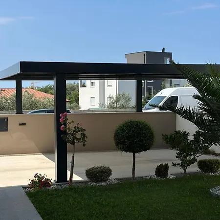 Juric - Free Covered Parking Apartment Pula