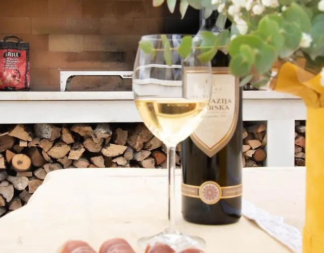 Juric - Free Covered Parking 아파트 *