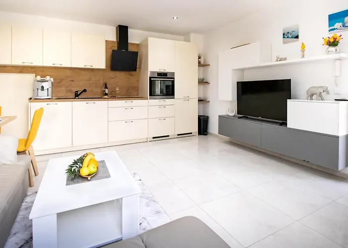 Juric - Free Covered Parking 아파트 *