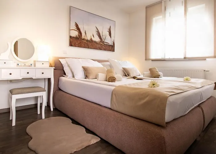 Juric - Free Covered Parking