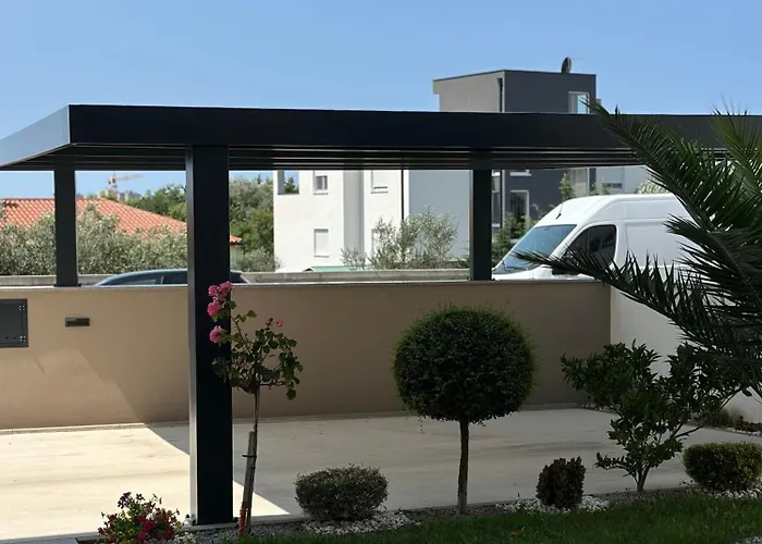 Juric - Free Covered Parking 아파트 풀라